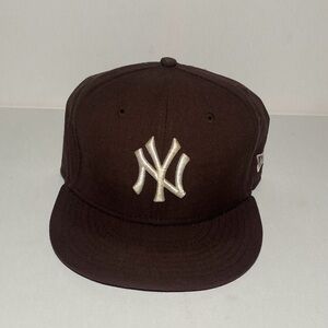New York Yankee New Era  59Fifty Fitted Brown Cap with White Logo size 7 3/8
